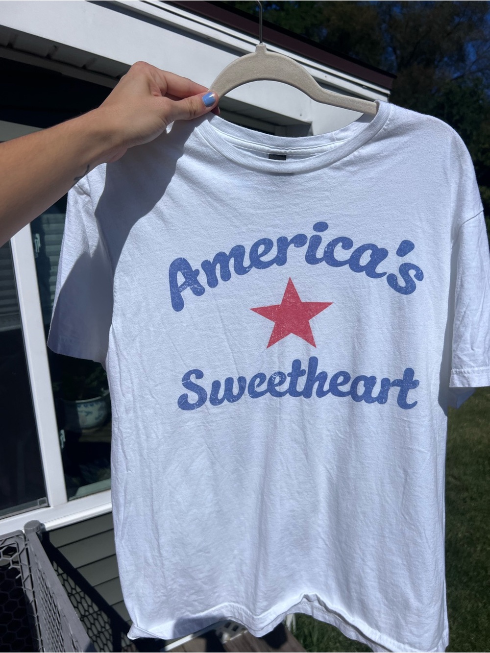 Gildan America's Sweetheart Graphic T-Shirt Large